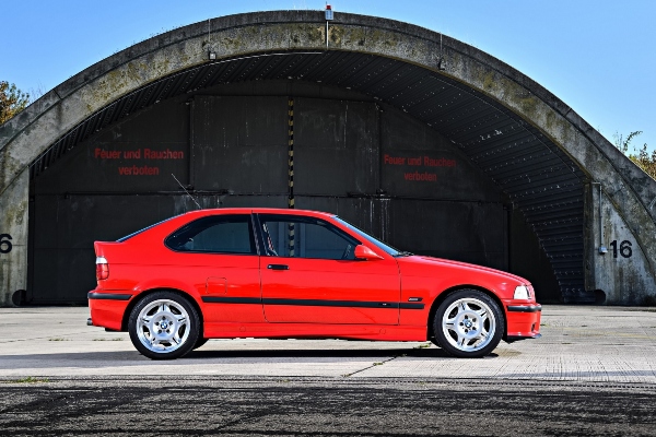 e36-compact-unikatna-dzepna-raketa-kompanije-bmw