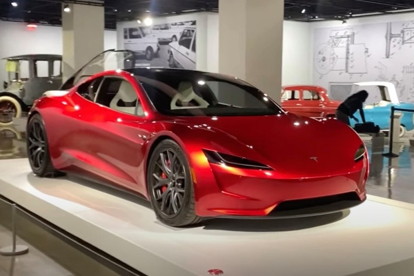 Tesla Roadster dobija raketne potisnike za ubrzanje do stotke od 1,1 sekund