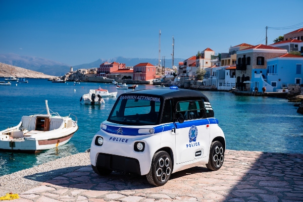 Grci zvanično dobili najsporiji policijski automobil na svetu