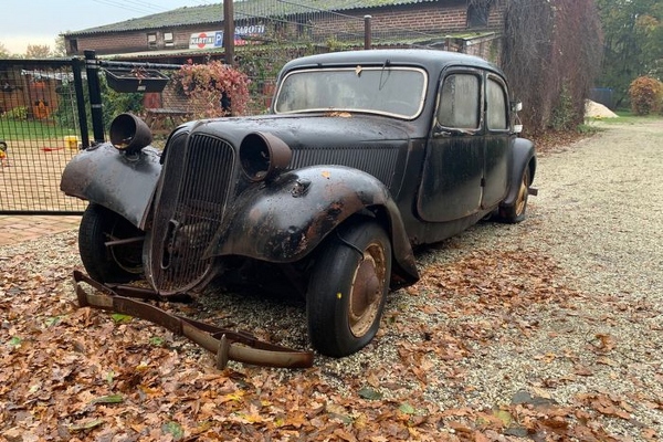 slucajno-pronadeni-citroen-traction-avant-11b-ceka-nekoga-ko-ce-ga-oziveti