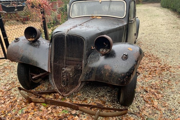 slucajno-pronadeni-citroen-traction-avant-11b-ceka-nekoga-ko-ce-ga-oziveti