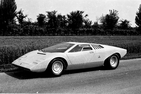 lamborghini-predstavlja-klasicni-coutach-prototip-podignut-iz-pepela