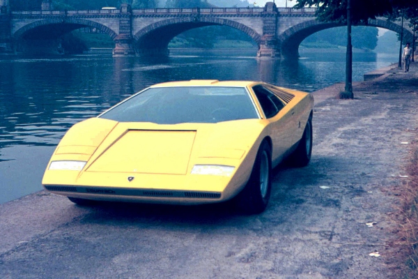 lamborghini-predstavlja-klasicni-coutach-prototip-podignut-iz-pepela