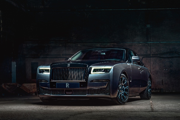 rolls-royce-predstavlja-najcistiju-mracnu-viziju-luksuza-black-badge-ghost