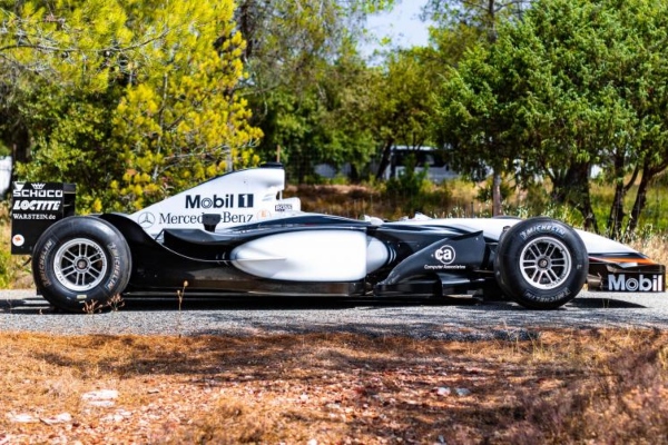 kimi-raikonen-proslavlja-penzionisanje-prodajom-svog-v10-modela