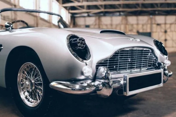 aston-martin-predstavlja-db5-no-time-to-die-junior-ediciju