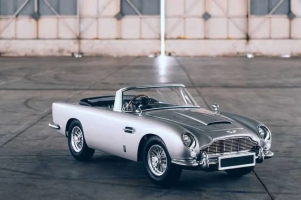 aston-martin-predstavlja-db5-no-time-to-die-junior-ediciju