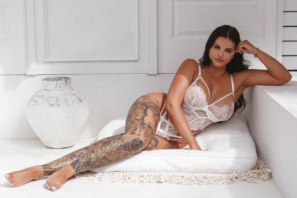 nadarena-australijanka-svoje-trke-finansira-snimanjem-pornografije