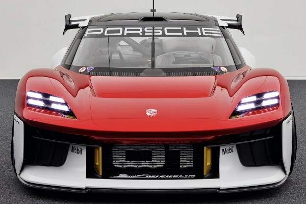 potpuno-dizajniran-i-testiran-porsche-mission-r-koncept