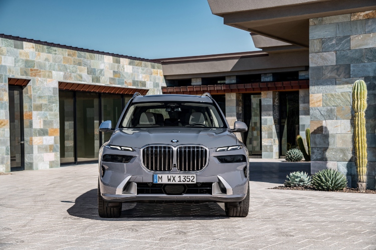 predstavljen-novi-luksuzni-bmw-x7