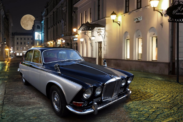 klasini-jaguar-420-sa-kraja-sezdesetih-godina-vracen-u-prvobitno-stanje