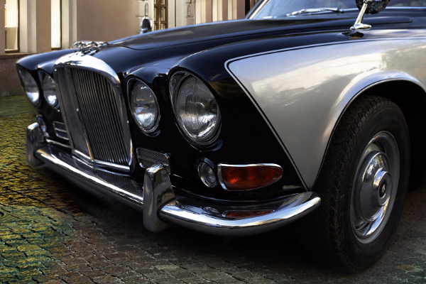 klasini-jaguar-420-sa-kraja-sezdesetih-godina-vracen-u-prvobitno-stanje