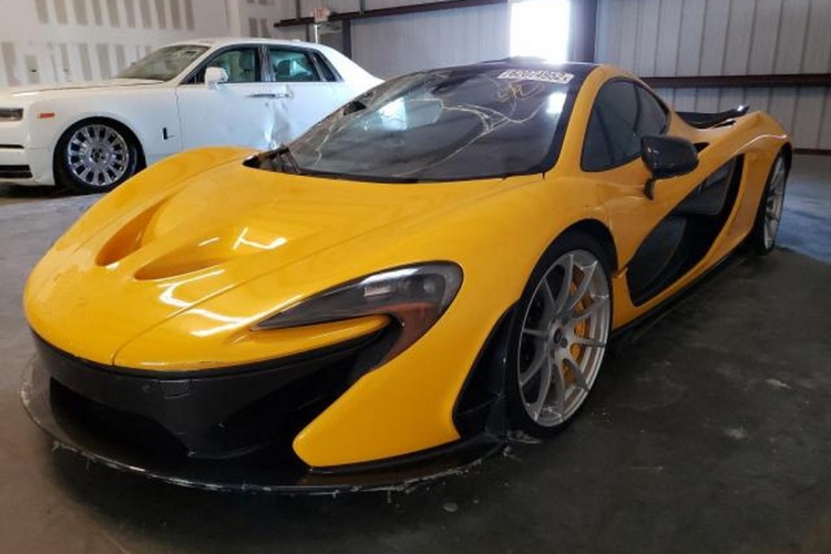 mclaren-p1-potopljen-tokom-uragana-ian-nije-uspeo-da-se-proda-za-400