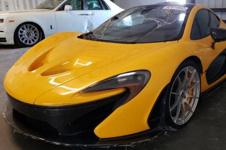 mclaren-p1-potopljen-tokom-uragana-ian-nije-uspeo-da-se-proda-za-400