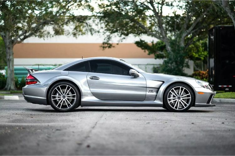 mercedes-sl-amg-black-series-6-1