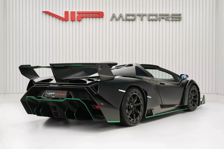 2015-lamborghini-veneno-roadster-no2-8