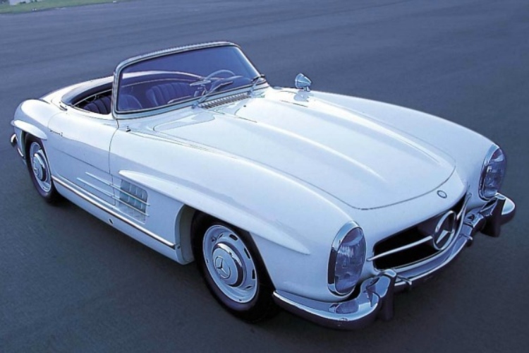 neponovljiva-lepota-klasicnog-300-sl-roadster-modela