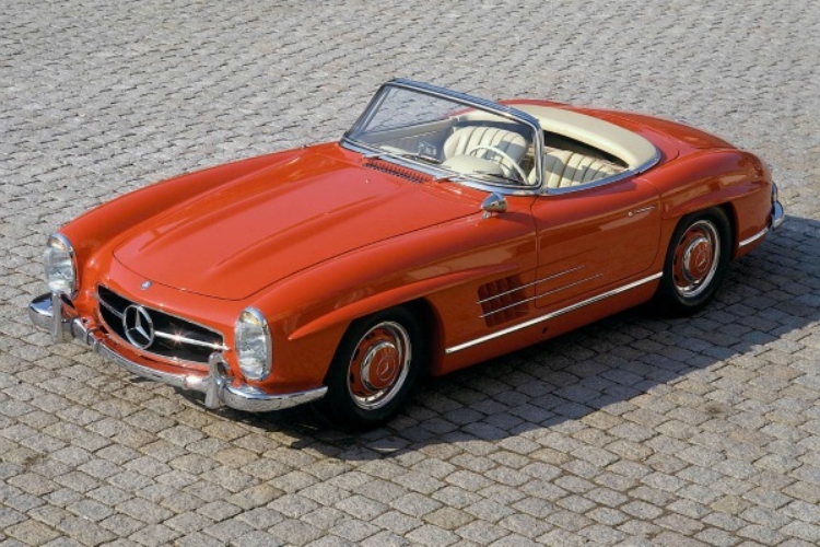 neponovljiva-lepota-klasicnog-300-sl-roadster-modela