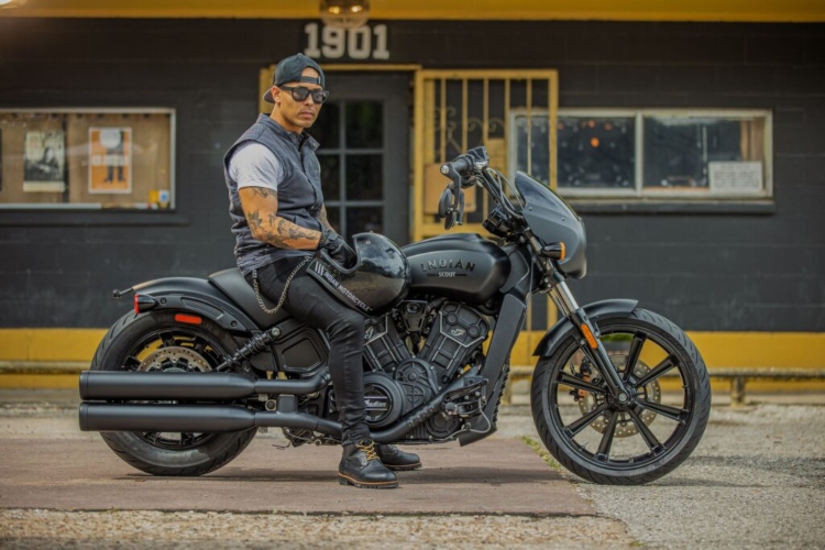 nova-savrsena-krstarica-kompanije-indian-motorcycle