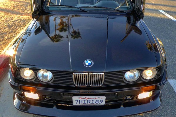 Neverovatni BMW M 3 sa Lamborghini vratima