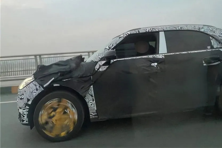 prve-spijunske-fotografije-novog-smart-suv-modela