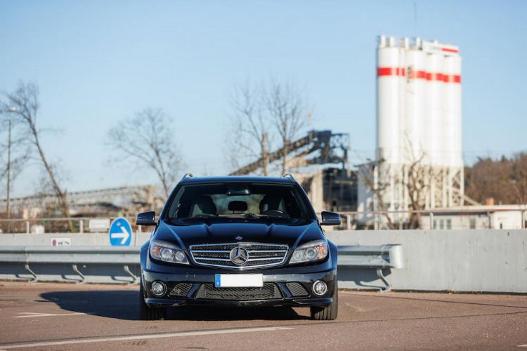 bivsi-sumaherov-mercedes-amg-c63-odlazi-na-aukciju