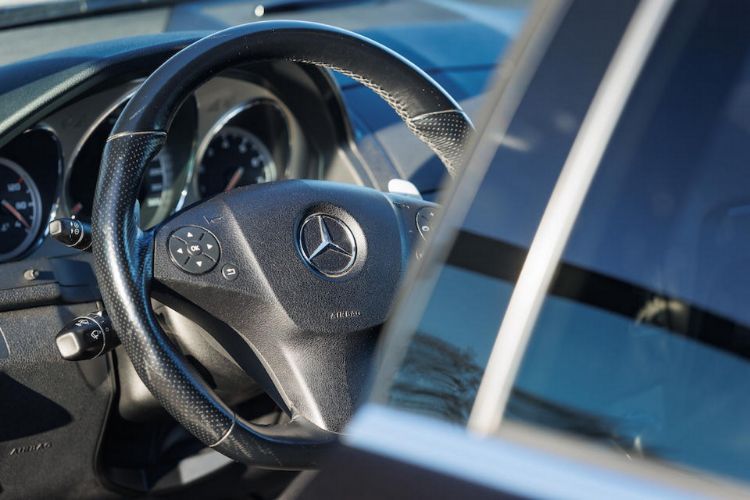 bivsi-sumaherov-mercedes-amg-c63-odlazi-na-aukciju