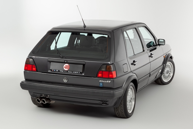 golf-g60-limited-retki-klasik-vrhunskih-performansi-i-neupadljivog-stila-22