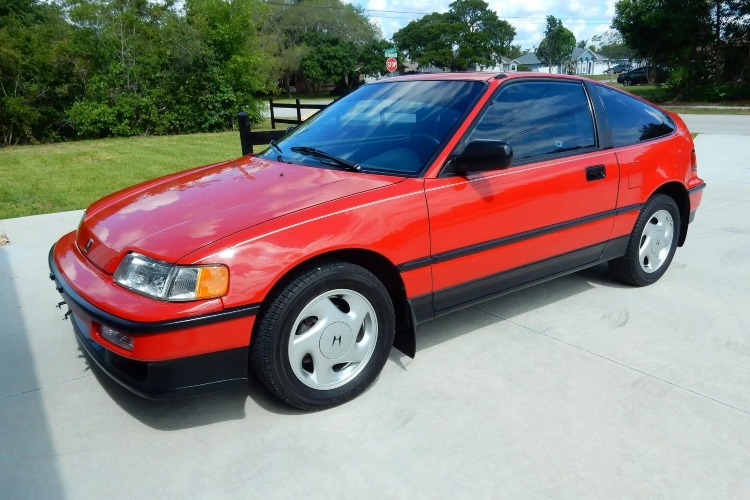 perfektno-ocuvani-honda-crx-model-iz-devedesete-prodat-za-40