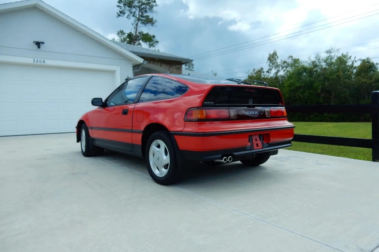 perfektno-ocuvani-honda-crx-model-iz-devedesete-prodat-za-40