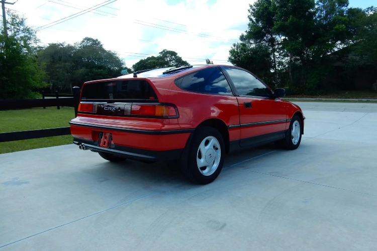 perfektno-ocuvani-honda-crx-model-iz-devedesete-prodat-za-40