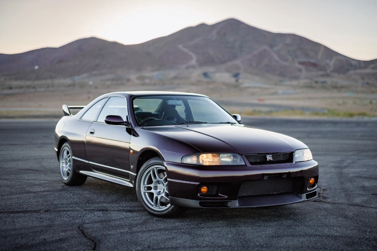 savrseno-ocuvani-nissan-skyline-gt-r-sa-sredine-devedesetih-godina-26