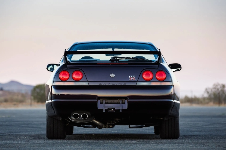 savrseno-ocuvani-nissan-skyline-gt-r-sa-sredine-devedesetih-godina-45