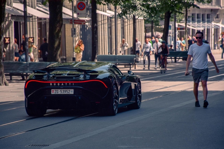 bugatti-la-voiture-noire-4