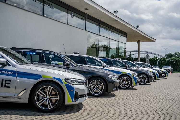 policija-u-ceskoj-dobila-prvu-flotu-bmw-540i-xdrive-touring-modela-6