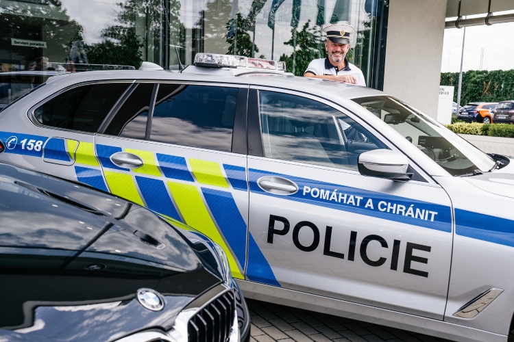 policija-u-ceskoj-dobila-prvu-flotu-bmw-540i-xdrive-touring-modela-7