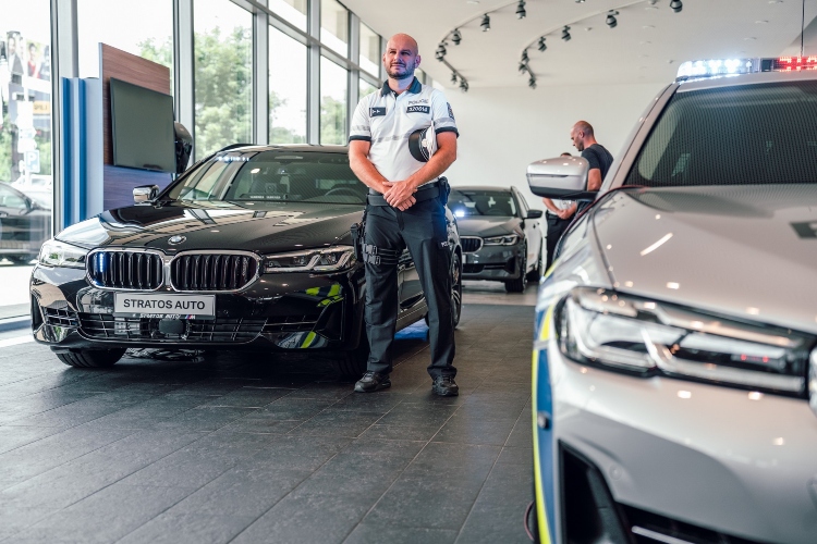 policija-u-ceskoj-dobila-prvu-flotu-bmw-540i-xdrive-touring-modela-1