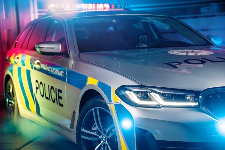 policija-u-ceskoj-dobila-prvu-flotu-bmw-540i-xdrive-touring-modela-4