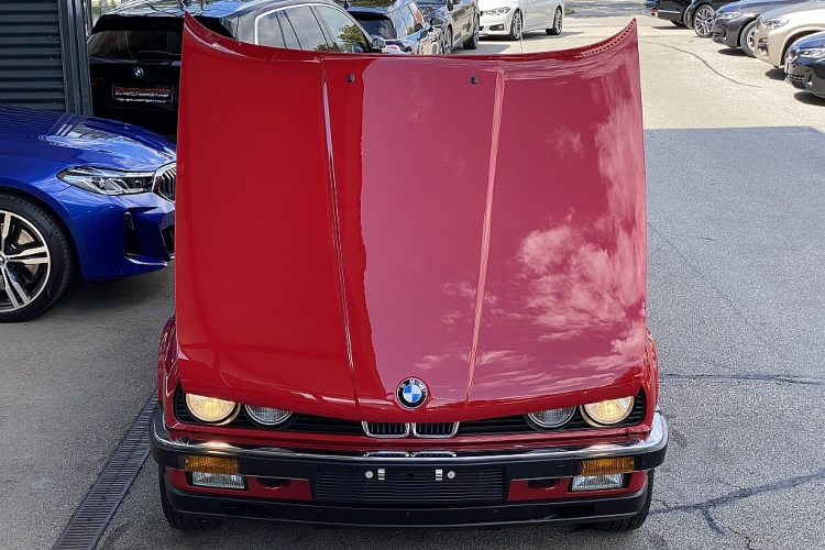 austrijski-diler-prodaje-klasicni-bmw-e30-iz-1985