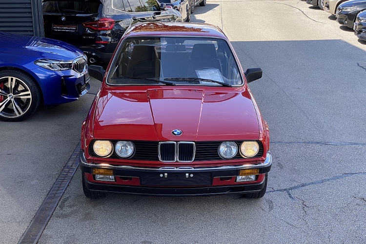 austrijski-diler-prodaje-klasicni-bmw-e30-iz-1985