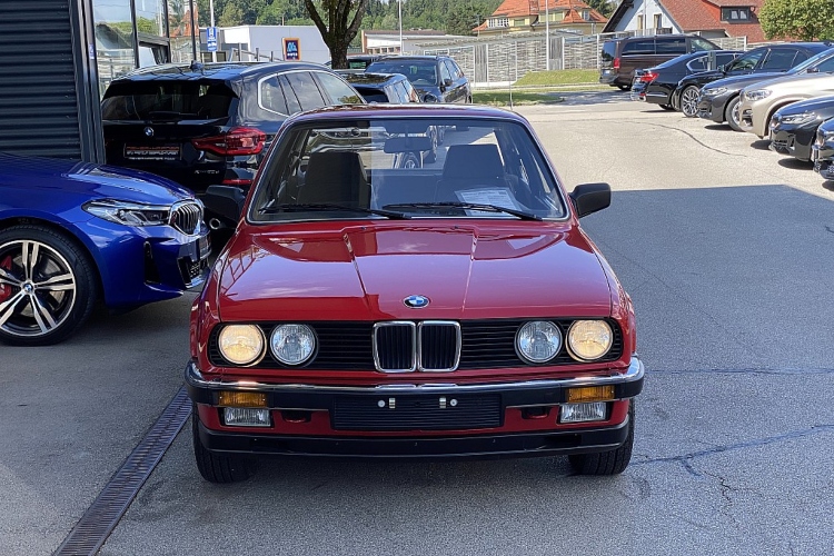 austrijski-diler-prodaje-klasicni-bmw-e30-iz-1985