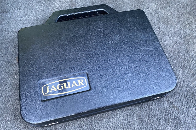 retki-klasik-kompanije-jaguar-pronaden-u-potpuno-originalnom-stanju-31