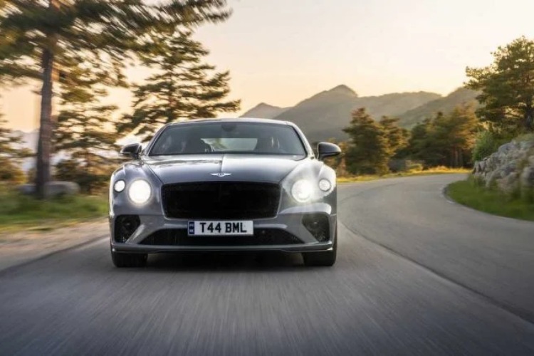 bentley-predstavio-potpuno-novi-continental-gt-s-9