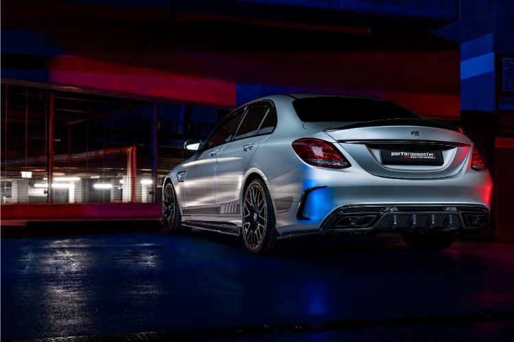 predivni-mercedes-amg-c63-v8-final-edition-sa-mocnih-612-ks-8