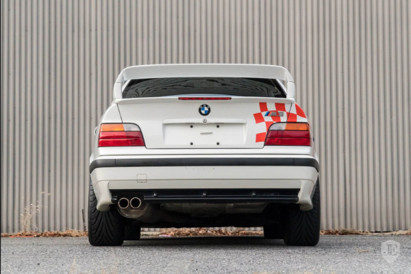 savrseni-bmw-e36-m3-sa-sredine-devedesetih-11