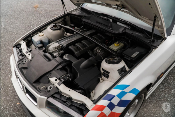 savrseni-bmw-e36-m3-sa-sredine-devedesetih-15