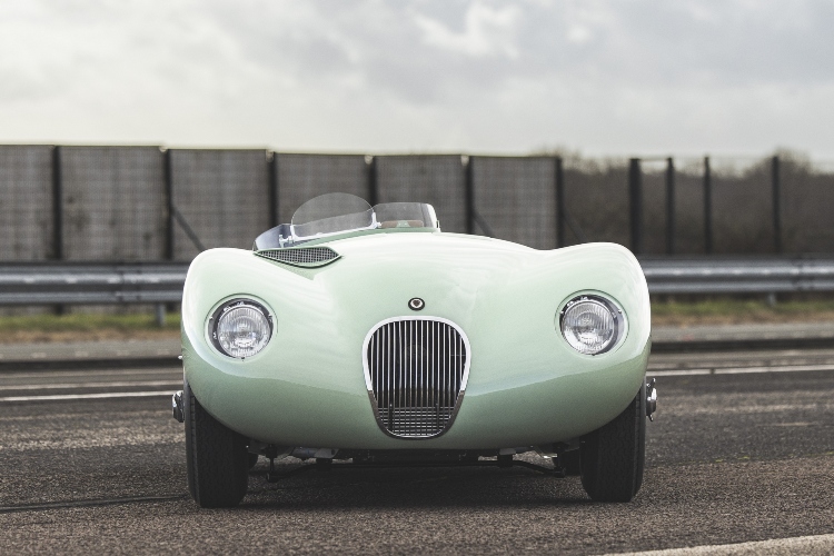 jaguar-kompletirao-prvi-primerak-svoje-nastavljene-i-slavne-c-type-linije-3