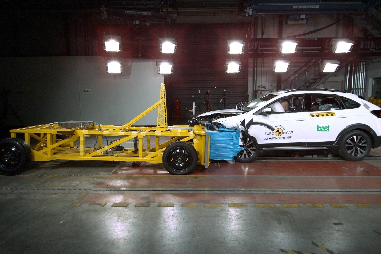 bmw-najgori-od-sve-dece-izasli-novi-euroncap-rezultati