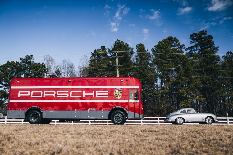 restaurirani-porsche-transporter-iz-sezdesetih-godina