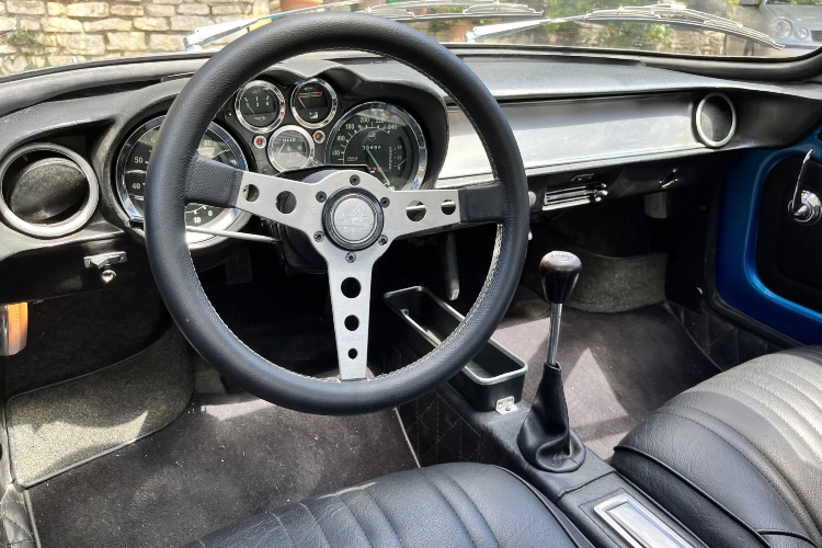 Nemoguće je ne zaljubiti se u klasični i savršeni Alpine A110 model iz 1973. godine